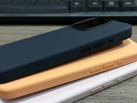 乌拉特前苹果14维修站分享iPhone14手机壳能直接给iPhone15用吗?